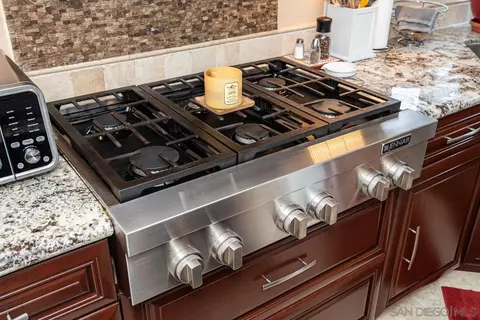 Kitchen - 10085 Shenandoah Dr, Santee, CA 92071 photo 5 of 8