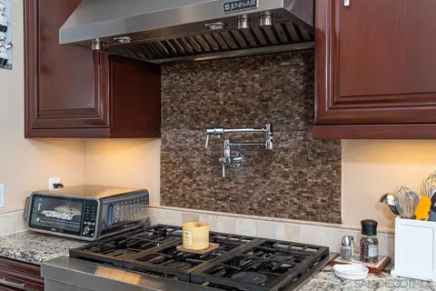 Kitchen - 10085 Shenandoah Dr, Santee, CA 92071 photo 4 of 8