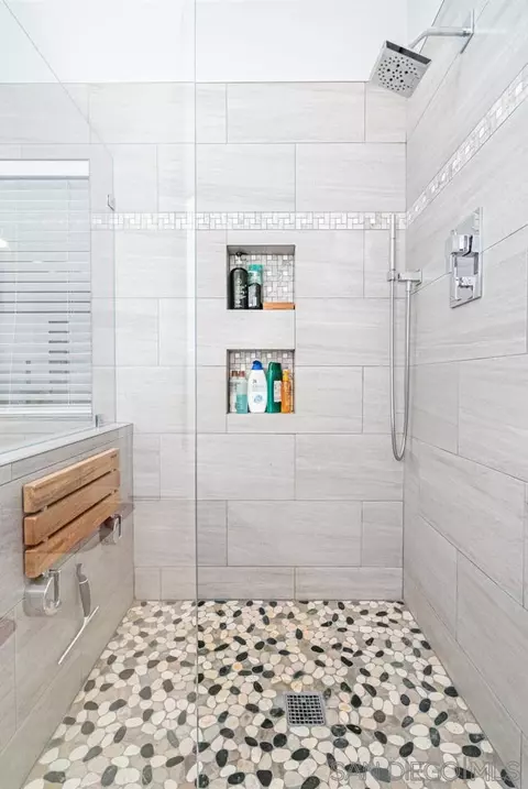 Bath - 10085 Shenandoah Dr, Santee, CA 92071 photo 8 of 9