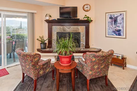 Living - 10085 Shenandoah Dr, Santee, CA 92071 photo 3 of 4