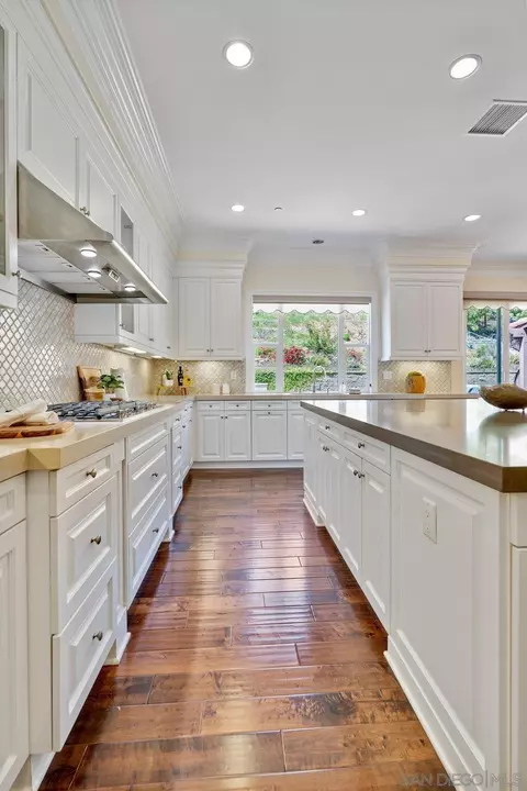 Kitchen - 7290 Sitio Lima, Carlsbad, CA 92009 photo 4 of 7