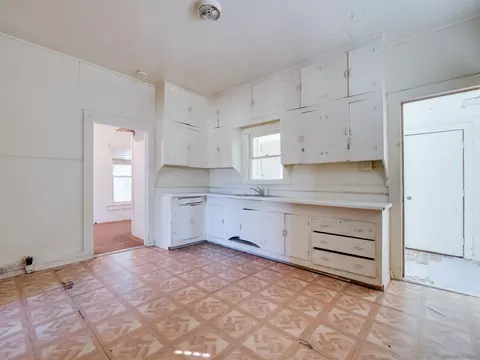 Kitchen - 919 Paulin Ave, Calexico, CA 92231 photo 4 of 4