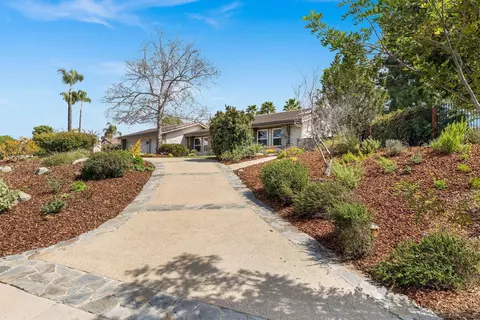 3334 Avenida Hacienda, Escondido, CA 92029