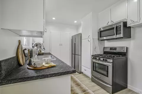 Kitchen - 3805 Trieste Dr, Carlsbad, CA 92010 photo 2 of 2