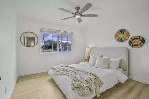 Bedroom - 3805 Trieste Dr, Carlsbad, CA 92010 photo 3 of 5