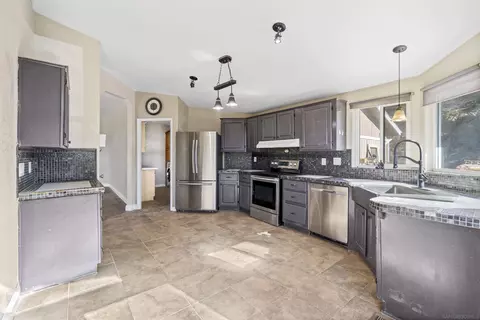 Kitchen - 5631 Alpine Blvd, Alpine, CA 91901 photo 3 of 3