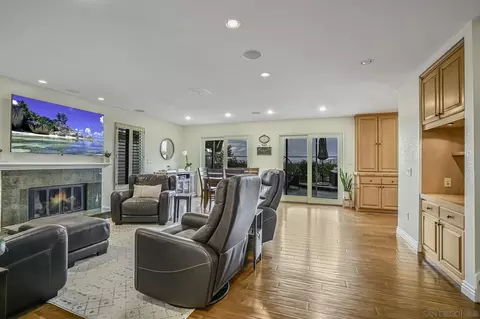 Living - 1848 Avenida Mimosa, Encinitas, CA 92024 photo 4 of 4