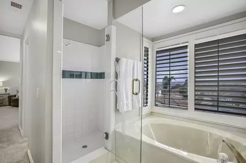 Bath - 1848 Avenida Mimosa, Encinitas, CA 92024 photo 2 of 5