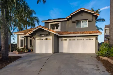 Exterior - 3844 Kelton Dr, Oceanside, CA 92056 photo 8 of 13