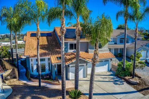 Exterior - 3844 Kelton Dr, Oceanside, CA 92056 photo 3 of 13