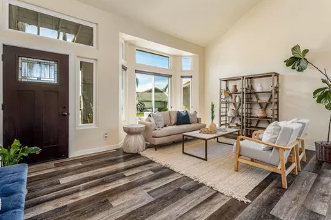 Living - 3844 Kelton Dr, Oceanside, CA 92056 photo 2 of 5