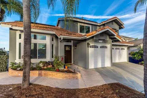 Exterior - 3844 Kelton Dr, Oceanside, CA 92056 photo 7 of 13