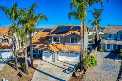 Exterior - 3844 Kelton Dr, Oceanside, CA 92056 photo 2 of 13