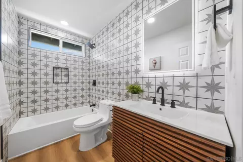 Bath - 3523 Chauncey Rd, Oceanside, CA 92056 photo 3 of 3