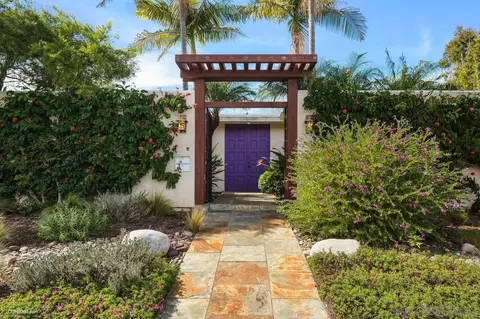 8718 Dunaway Dr, La Jolla, CA 92037