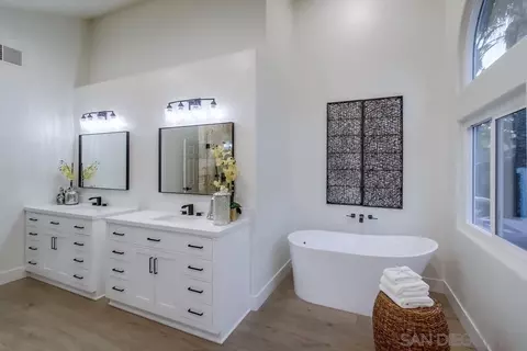 Bath - 14039 Arbolitos Dr, Poway, CA 92064 photo 5 of 7