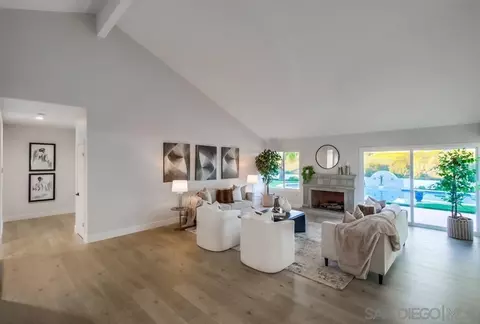 Living - 14039 Arbolitos Dr, Poway, CA 92064 photo 2 of 5