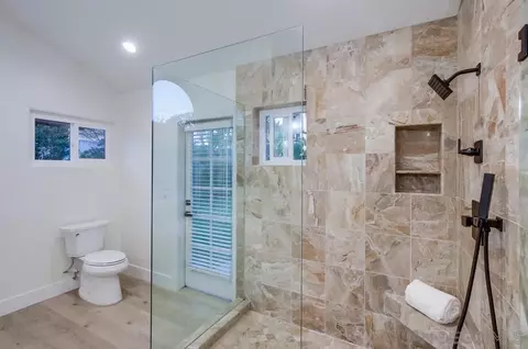 Bath - 14039 Arbolitos Dr, Poway, CA 92064 photo 3 of 7