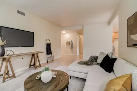 Living - 13941 Olive Mesa Ct, Poway, CA 92064 photo 3 of 4