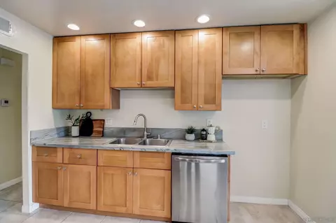 Kitchen - 13941 Olive Mesa Ct, Poway, CA 92064 photo 2 of 3