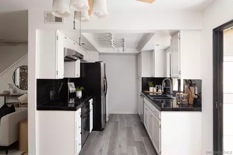 Kitchen - 1680 N Coast Highway 101 #51, Encinitas, CA 92024 photo 1 of 3
