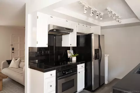 Kitchen - 1680 N Coast Highway 101 #51, Encinitas, CA 92024 photo 2 of 3