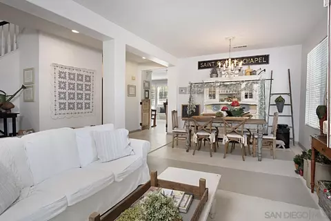 Dining - 28945 Savannah Dr, Temecula, CA 92591 photo 2 of 2