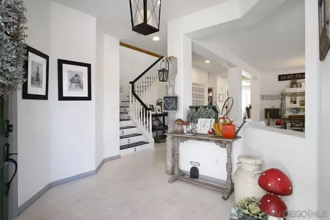 Entry Way - 28945 Savannah Dr, Temecula, CA 92591 photo 1 of 5
