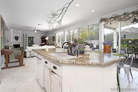 Kitchen - 28945 Savannah Dr, Temecula, CA 92591 photo 4 of 5