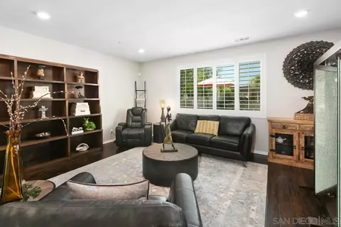 Living - 36623 Summer Dain Ln, Wildomar, CA 92595 photo 2 of 5