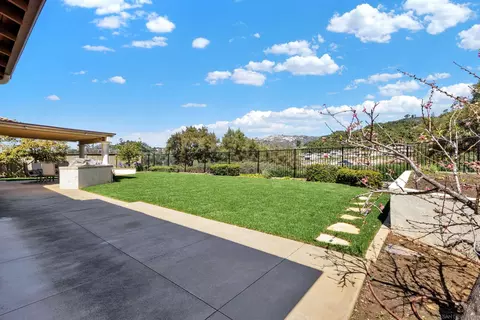 2454 Honeybell Ln, Escondido, CA 92027 photo 57