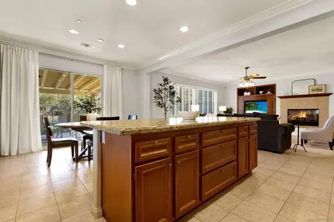 2454 Honeybell Ln, Escondido, CA 92027 photo 30
