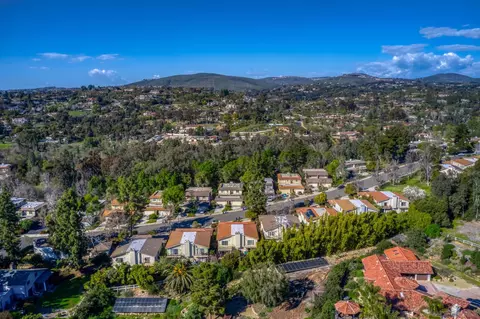 View/Area - 3115 Via De Caballo, Encinitas, CA 92024 photo 6 of 7