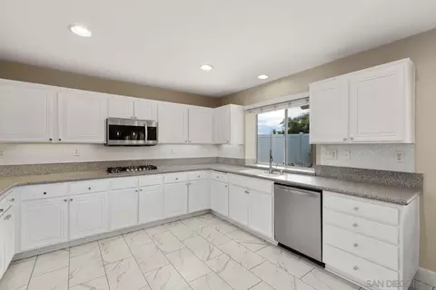 444 Lexington Cir, Oceanside, CA 92057 photo 13
