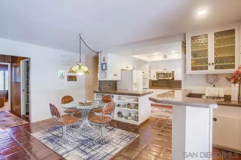 Dining - 16325 Avenida Florencia, Poway, CA 92064 photo 4 of 4