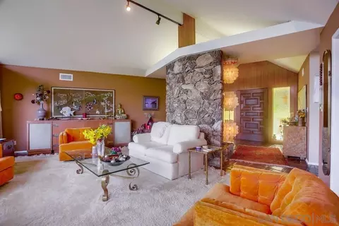 Living - 16325 Avenida Florencia, Poway, CA 92064 photo 3 of 6