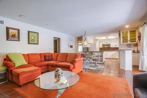 Living - 16325 Avenida Florencia, Poway, CA 92064 photo 5 of 6