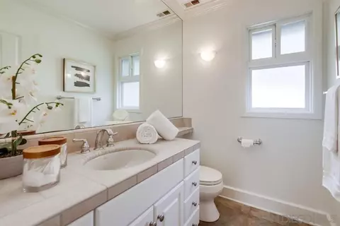 6746 Avenida Andorra, La Jolla, CA 92037 photo 21