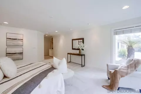 6746 Avenida Andorra, La Jolla, CA 92037 photo 27