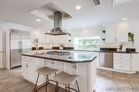 6746 Avenida Andorra, La Jolla, CA 92037 photo 13