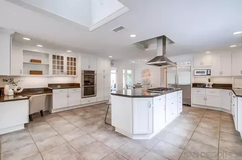6746 Avenida Andorra, La Jolla, CA 92037 photo 14