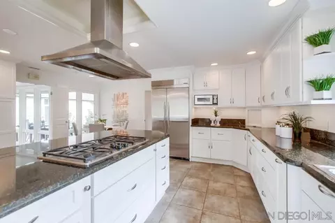 6746 Avenida Andorra, La Jolla, CA 92037 photo 15