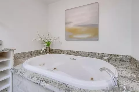 6746 Avenida Andorra, La Jolla, CA 92037 photo 33