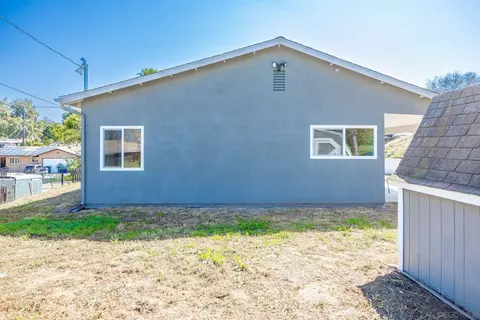 Exterior - 720 Darla Ln, Fallbrook, CA 92028 photo 9 of 13