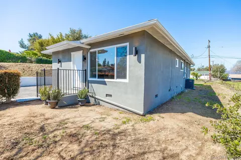 Exterior - 720 Darla Ln, Fallbrook, CA 92028 photo 4 of 13