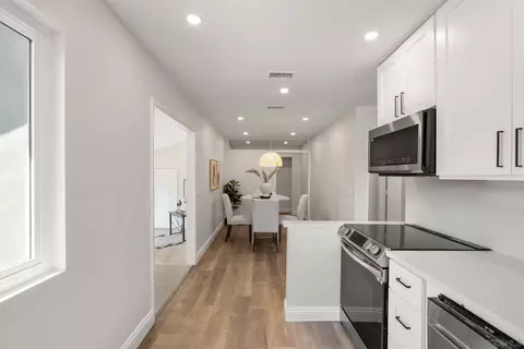 Entry Way - 720 Darla Ln, Fallbrook, CA 92028 photo 1 of 2