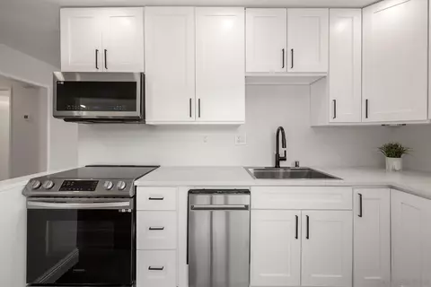 Kitchen - 720 Darla Ln, Fallbrook, CA 92028 photo 2 of 5