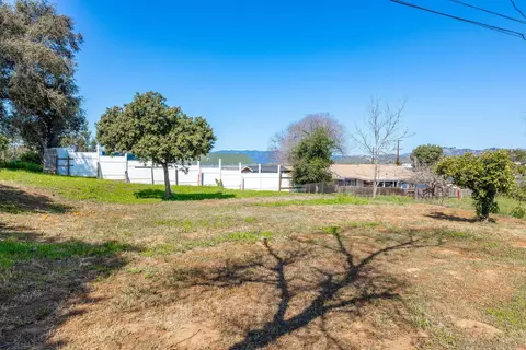 Exterior - 720 Darla Ln, Fallbrook, CA 92028 photo 12 of 13