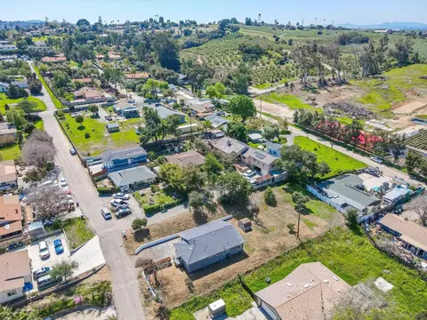 View/Area - 720 Darla Ln, Fallbrook, CA 92028 photo 8 of 13