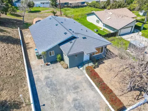 View/Area - 720 Darla Ln, Fallbrook, CA 92028 photo 10 of 13